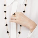Vintage Alhambra long necklace, 20 motifs 18K yellow gold, Onyx