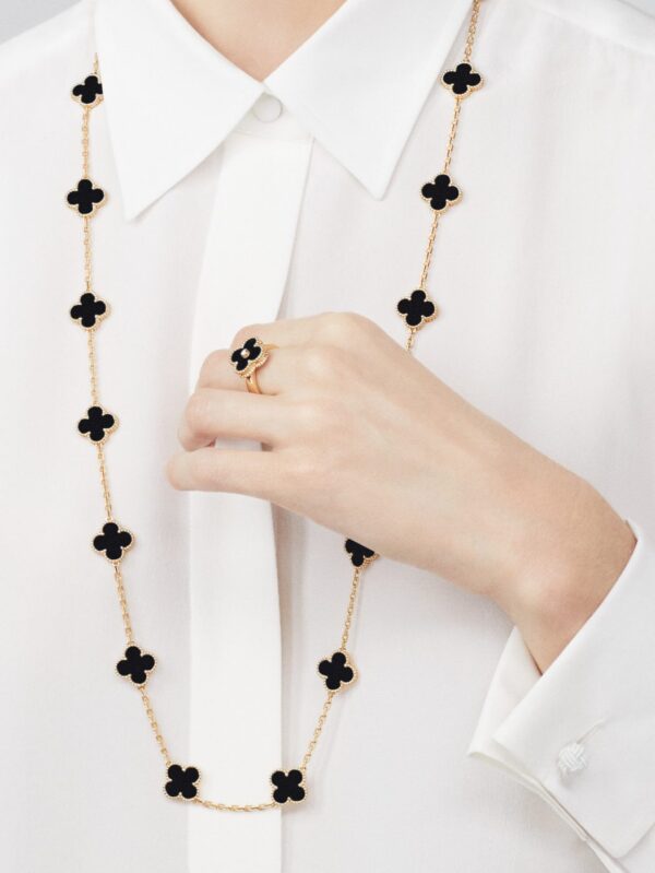 Vintage Alhambra long necklace, 20 motifs 18K yellow gold, Onyx