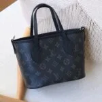 Louis Vuitton Neverfull Bandoulière Inside Out BB