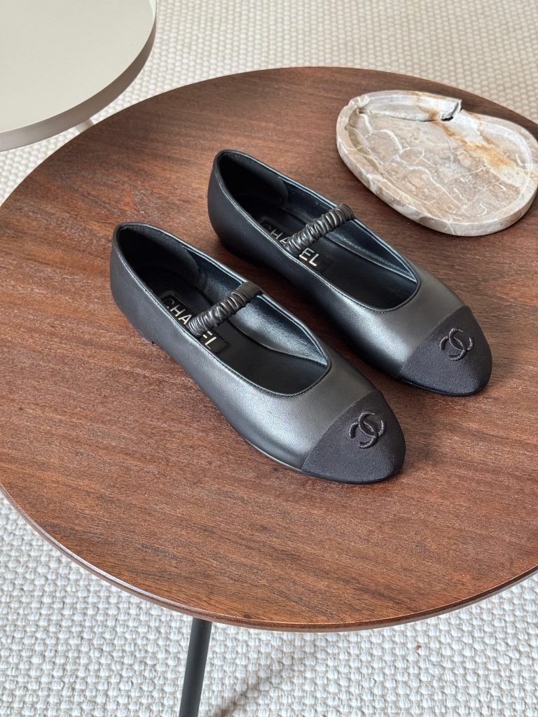 Chanel CC ballet flats