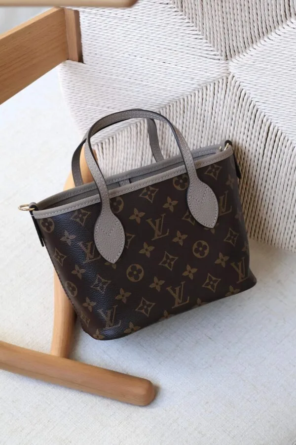 Louis Vuitton Neverfull Bandoulière Inside Out BB