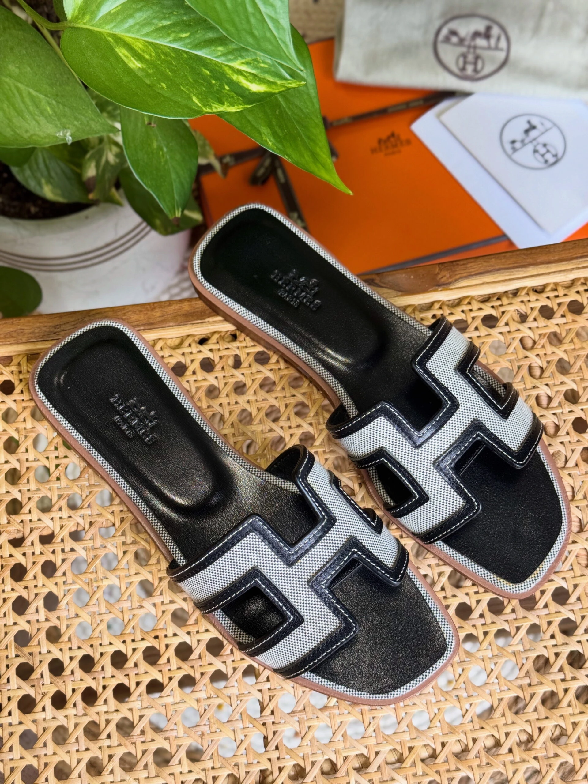 Elegant Classic Leather Flats | Timeless Comfort Shoes - View 38