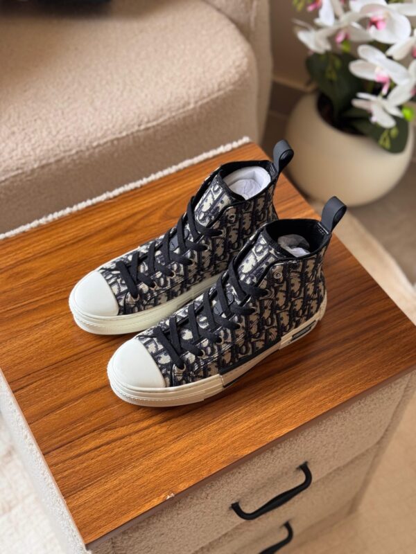 Dior B23 High-Top Sneaker