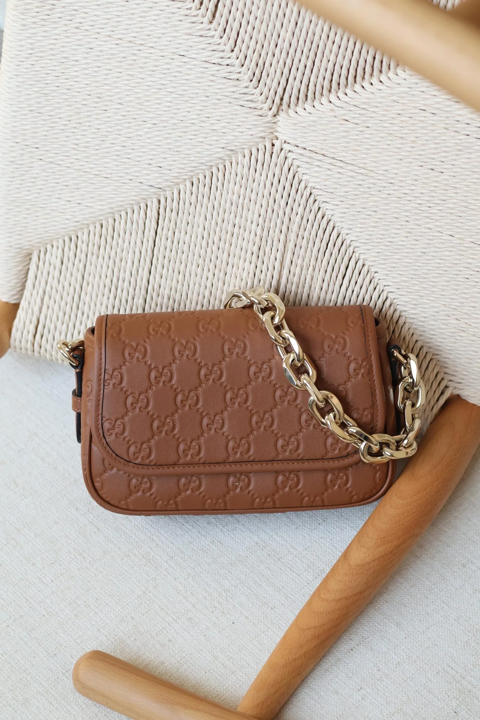 Gucci GG Emblem shoulder bag 20.5cm