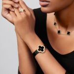 Vintage Alhambra necklace, 10 motifs 18K yellow gold, Onyx Jewellery