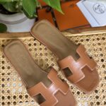 Elegant Classic Leather Flats | Timeless Comfort Shoes