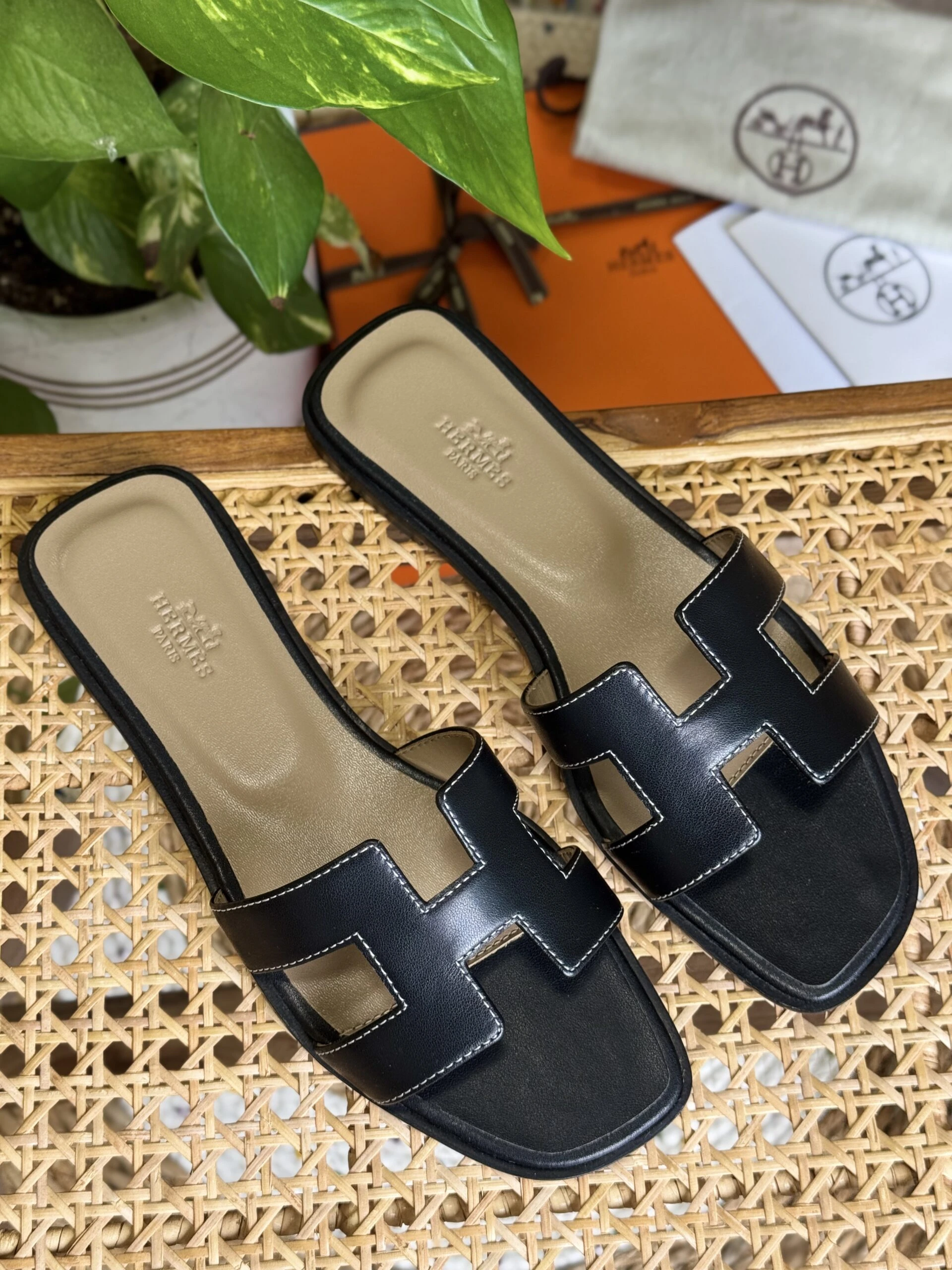 Elegant Classic Leather Flats | Timeless Comfort Shoes - View 28
