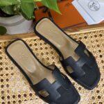 Elegant Classic Leather Flats | Timeless Comfort Shoes