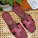 Elegant Classic Leather Flats | Timeless Comfort Shoes