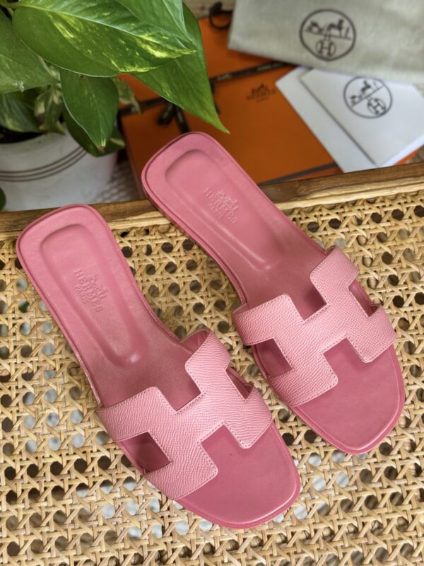 Elegant Classic Leather Flats | Timeless Comfort Shoes