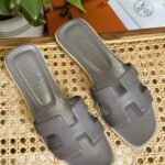 Elegant Classic Leather Flats | Timeless Comfort Shoes