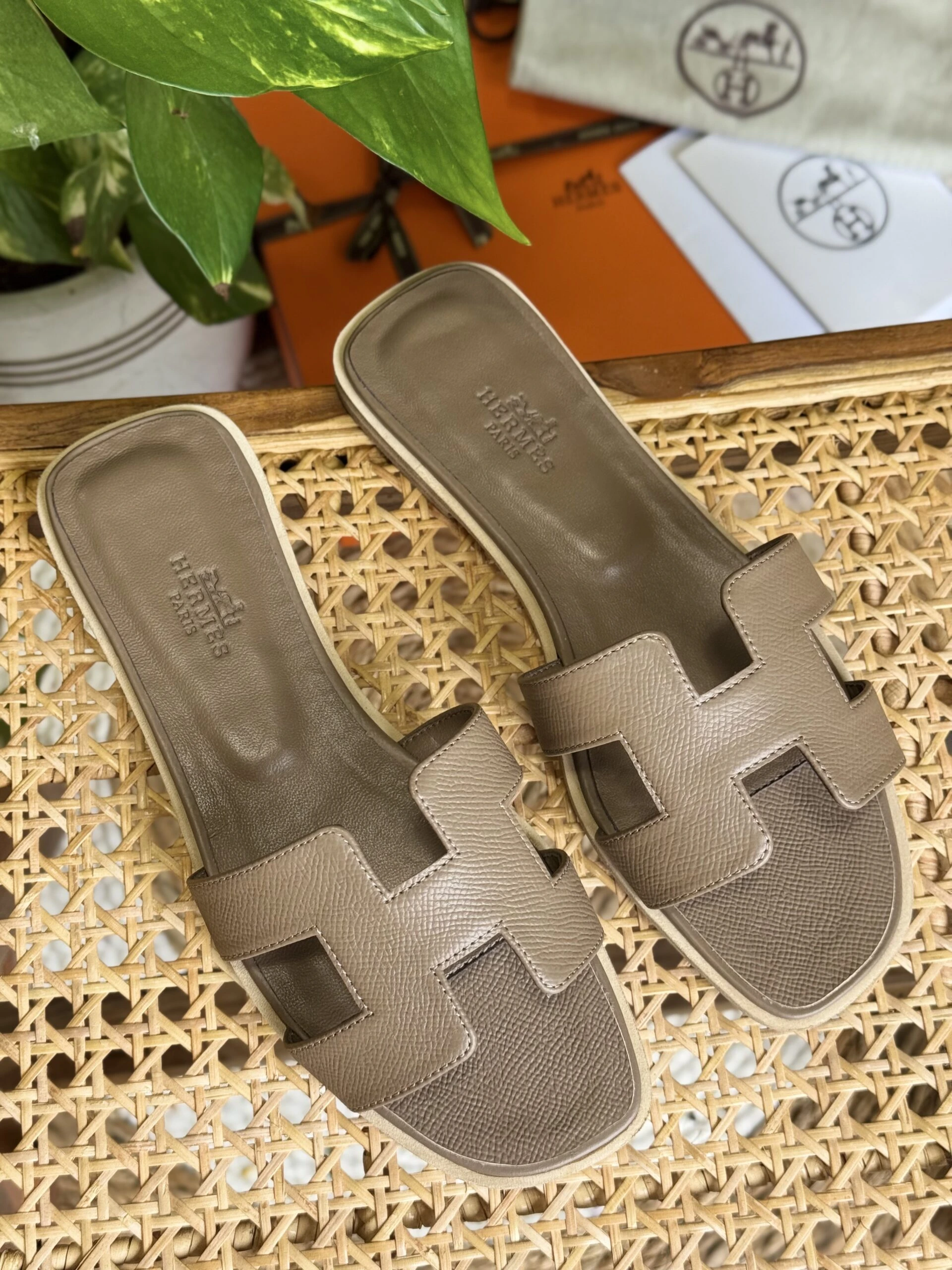 Elegant Classic Leather Flats | Timeless Comfort Shoes - View 16