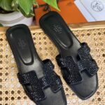 Elegant Classic Leather Flats | Timeless Comfort Shoes