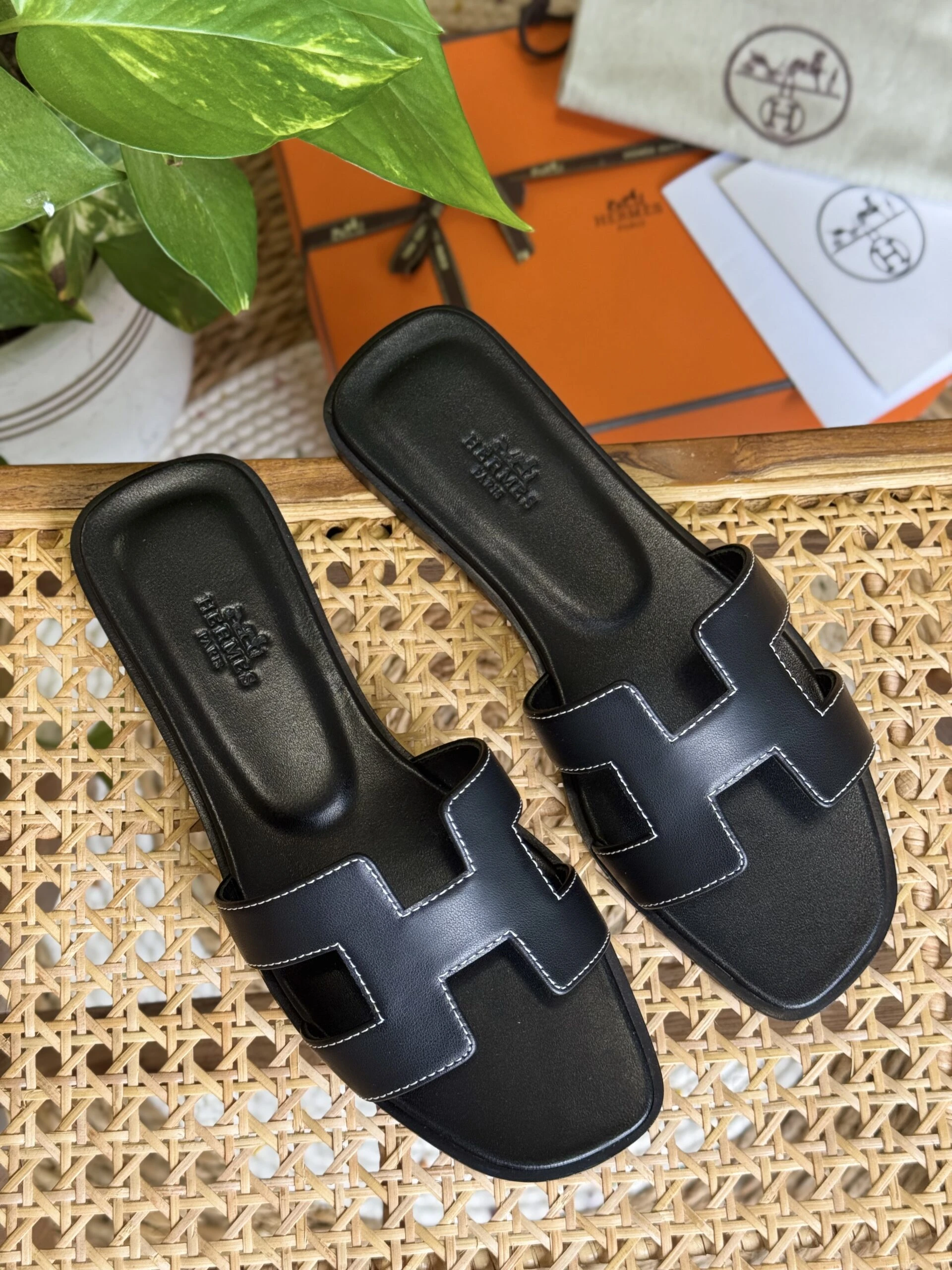Elegant Classic Leather Flats | Timeless Comfort Shoes - Front View