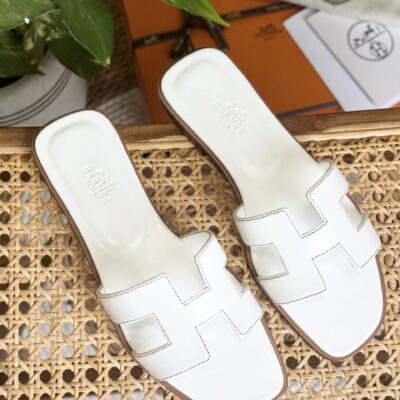 Elegant Classic Leather Flats | Timeless Comfort Shoes - Side View