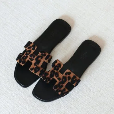 Leopard brown