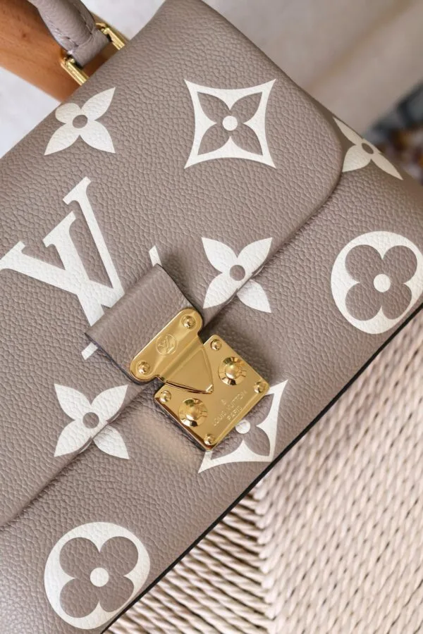 LV Madeleine 24cm bag