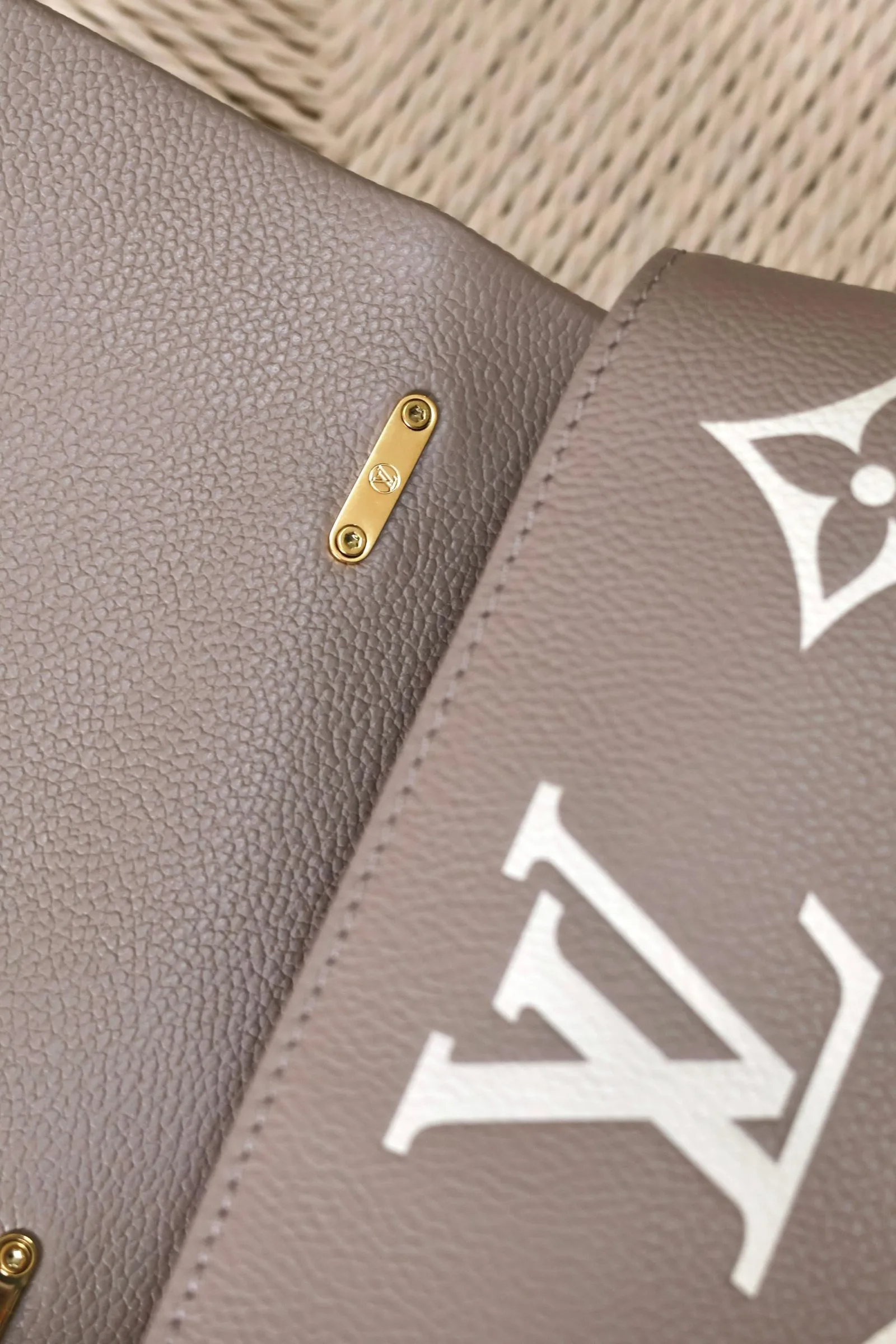 LV Madeleine 24cm bag