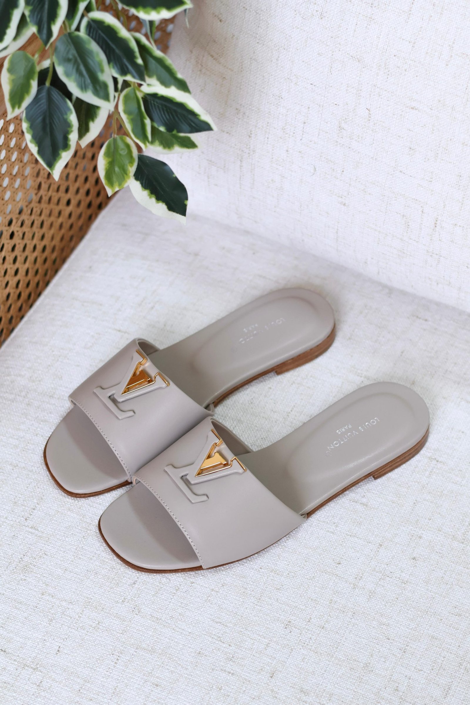 LV Mare Flat Mule
