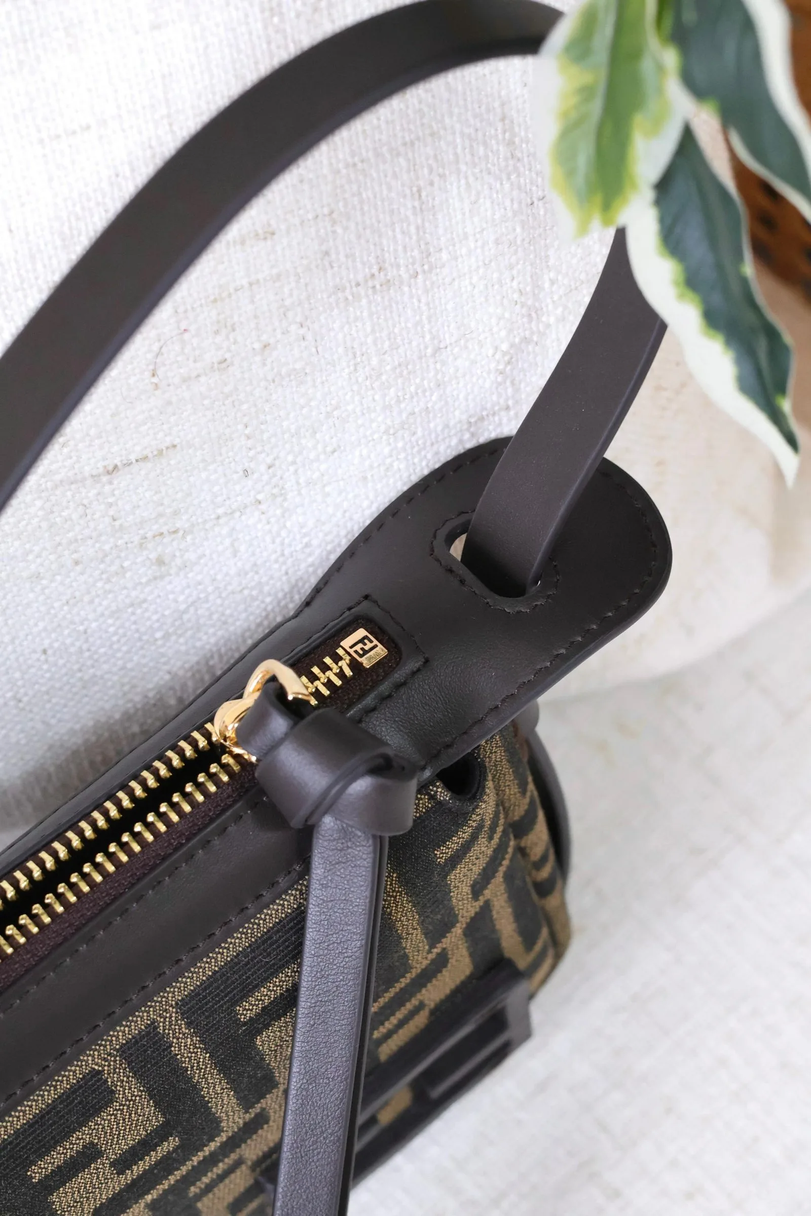 Fendi Simply 22cm bag
