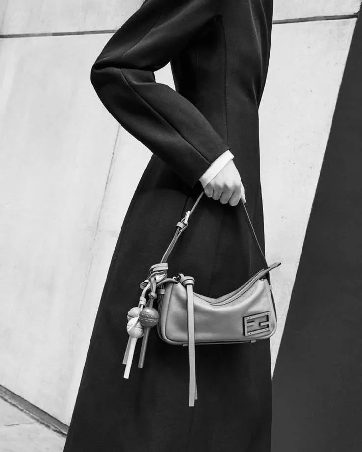 Fendi Simply 22cm bag