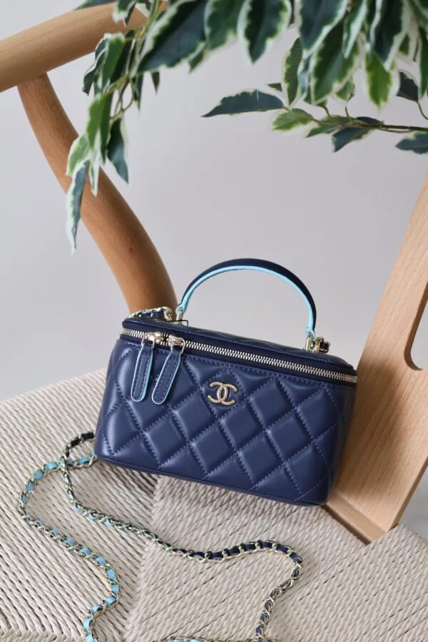 Chanel Quilted Vanity Case 11/16cm