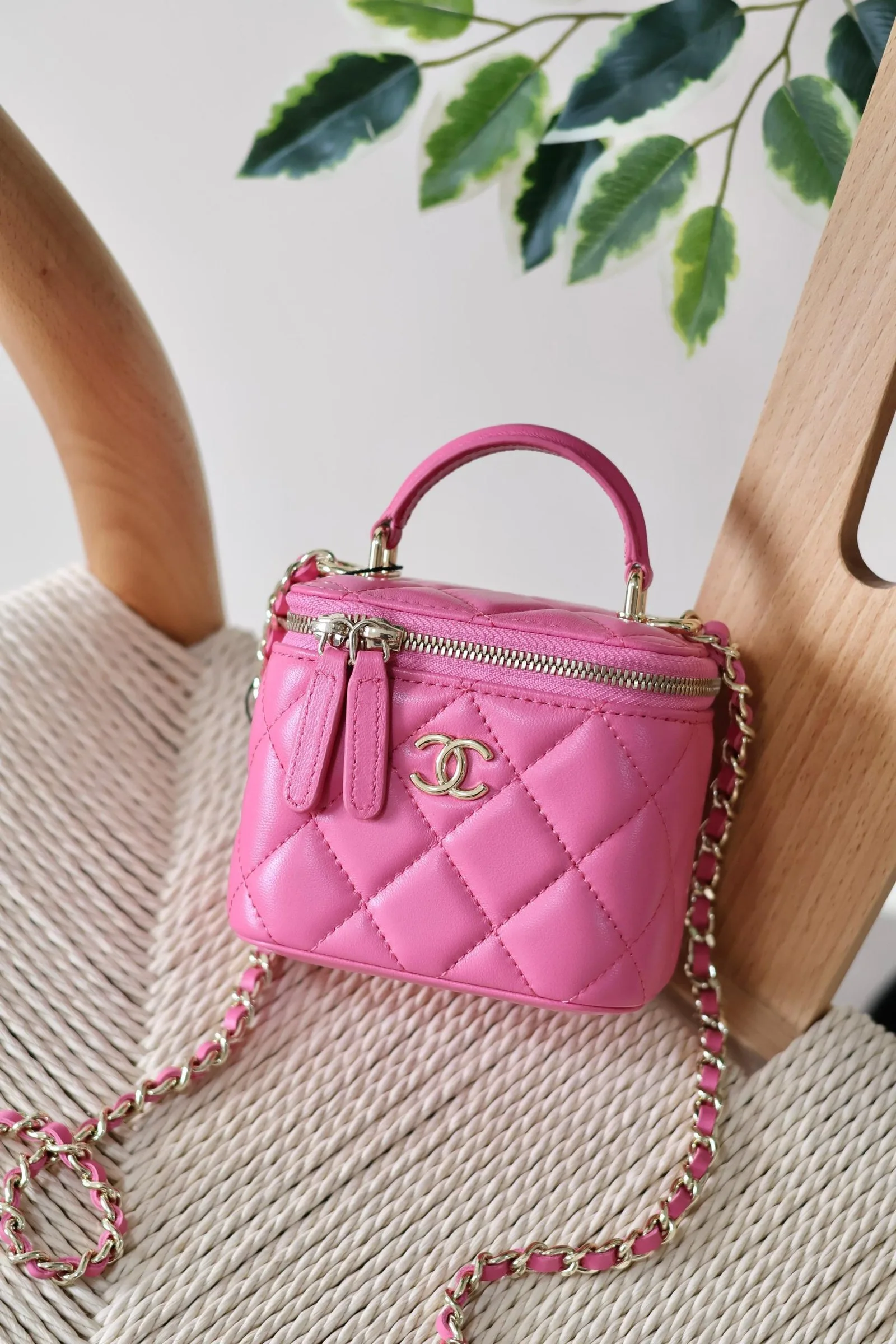 Chanel Quilted Vanity Case 11/16cm