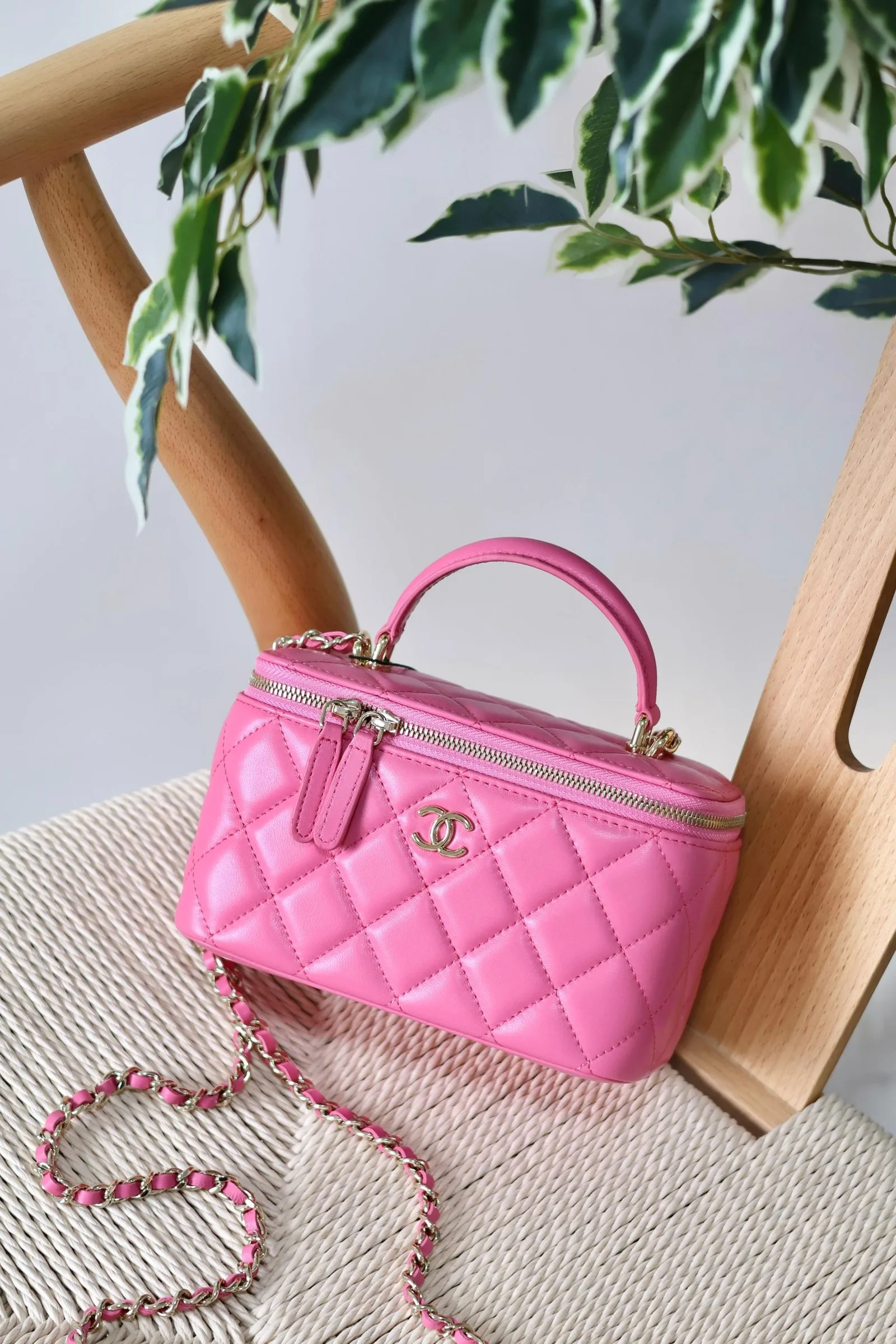 Chanel Quilted Vanity Case 11/16cm