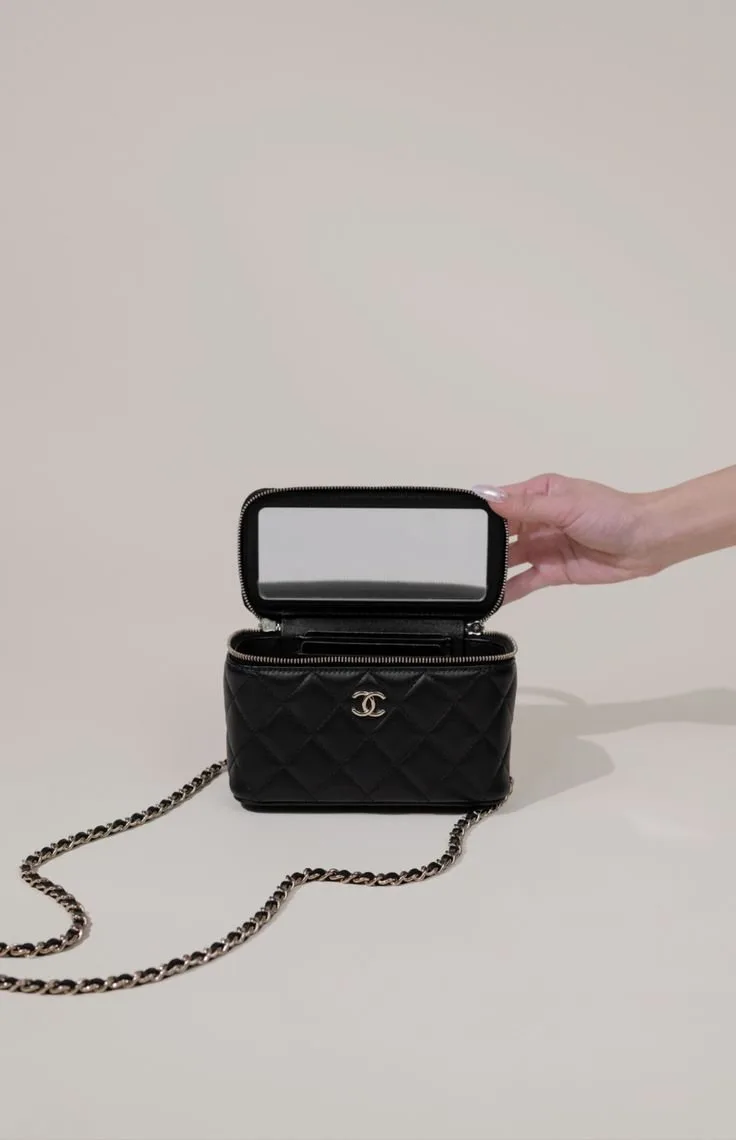 Chanel Quilted Vanity Case 11/16cm