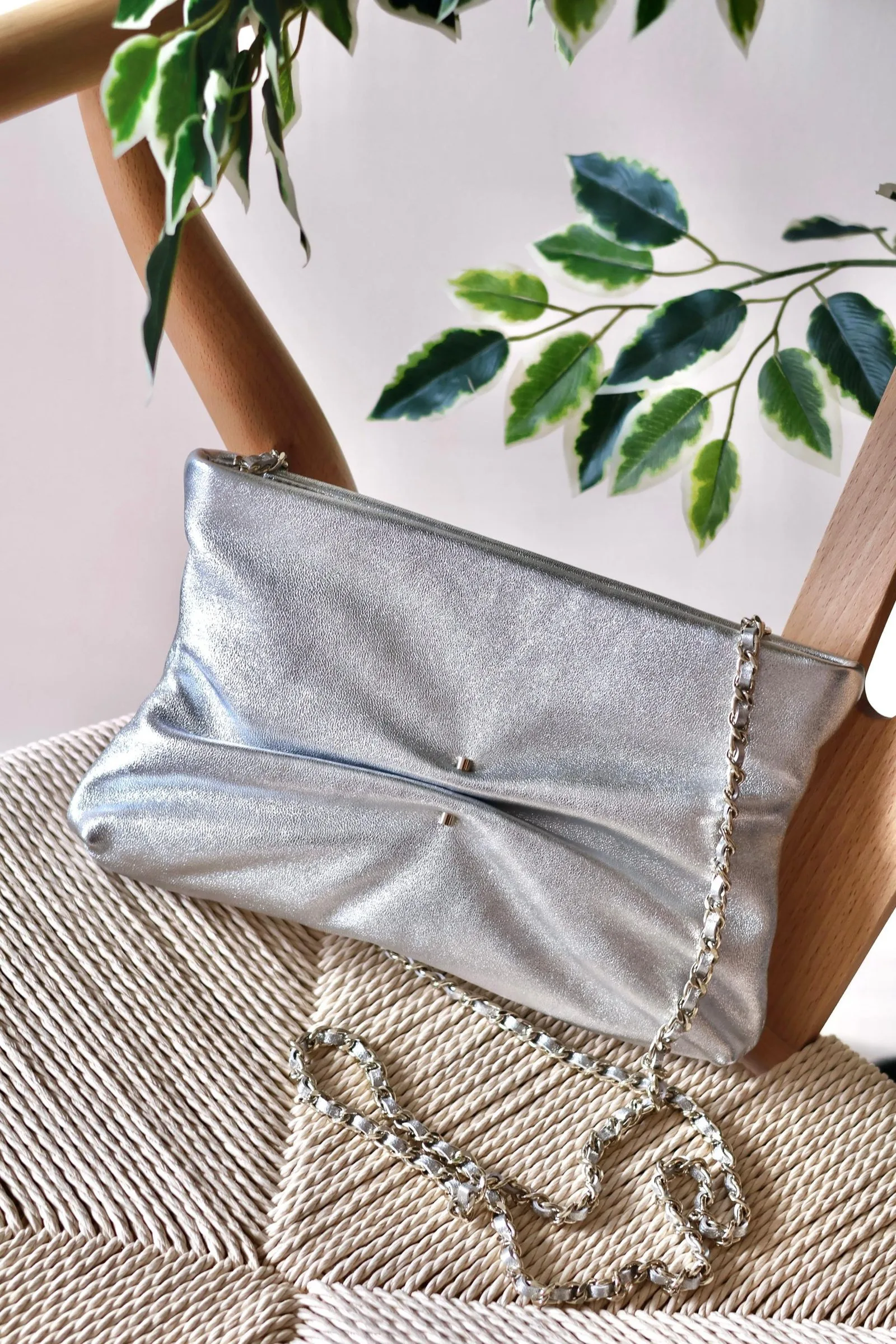 Chanel clutch bag with pearl 24cm