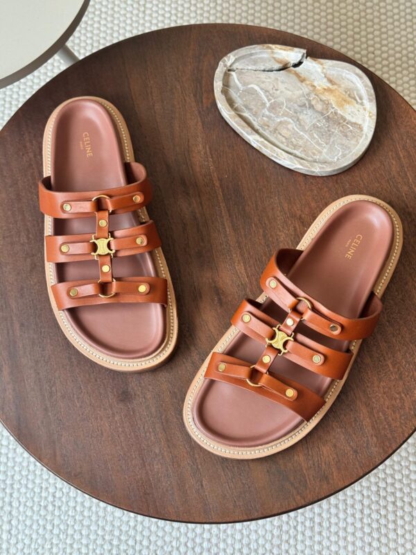 Celine Tippi Slide