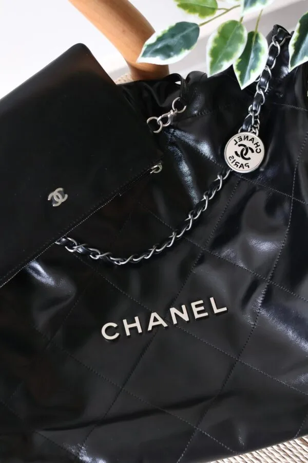 Chanel 22 handbag