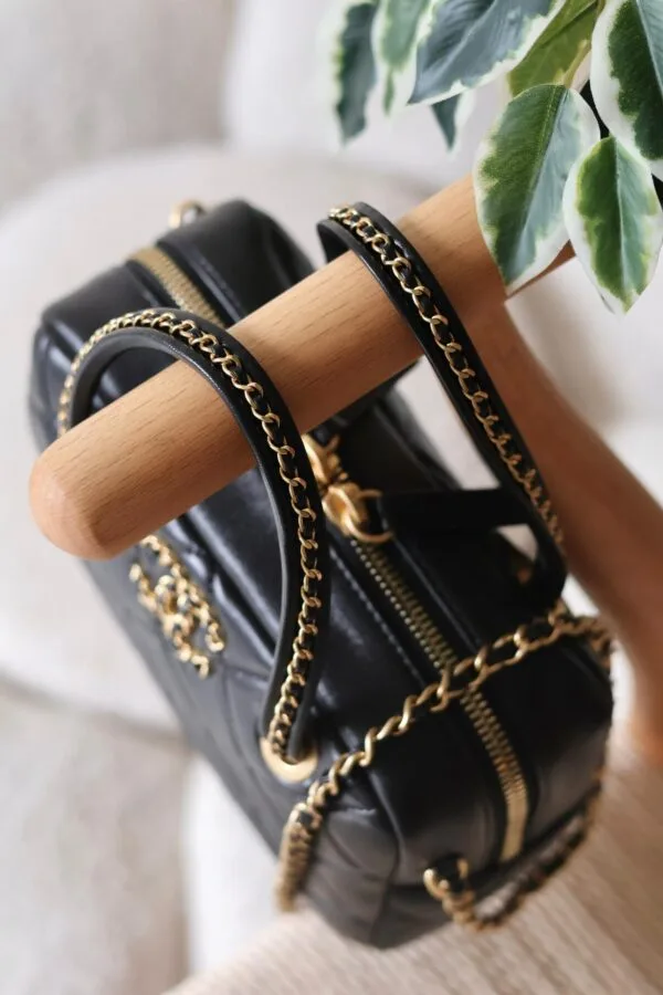 Chanel 22cm bag