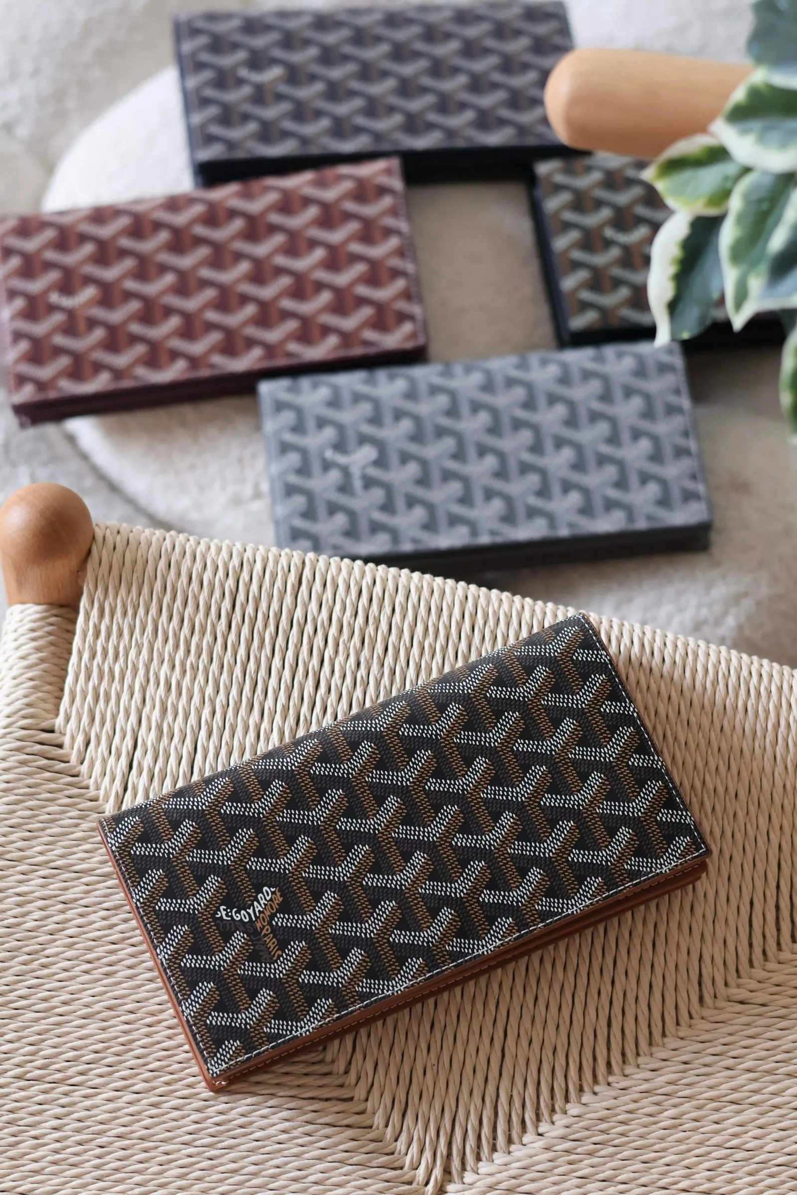 Minimal Long Zip Wallet for Everyday Elegance