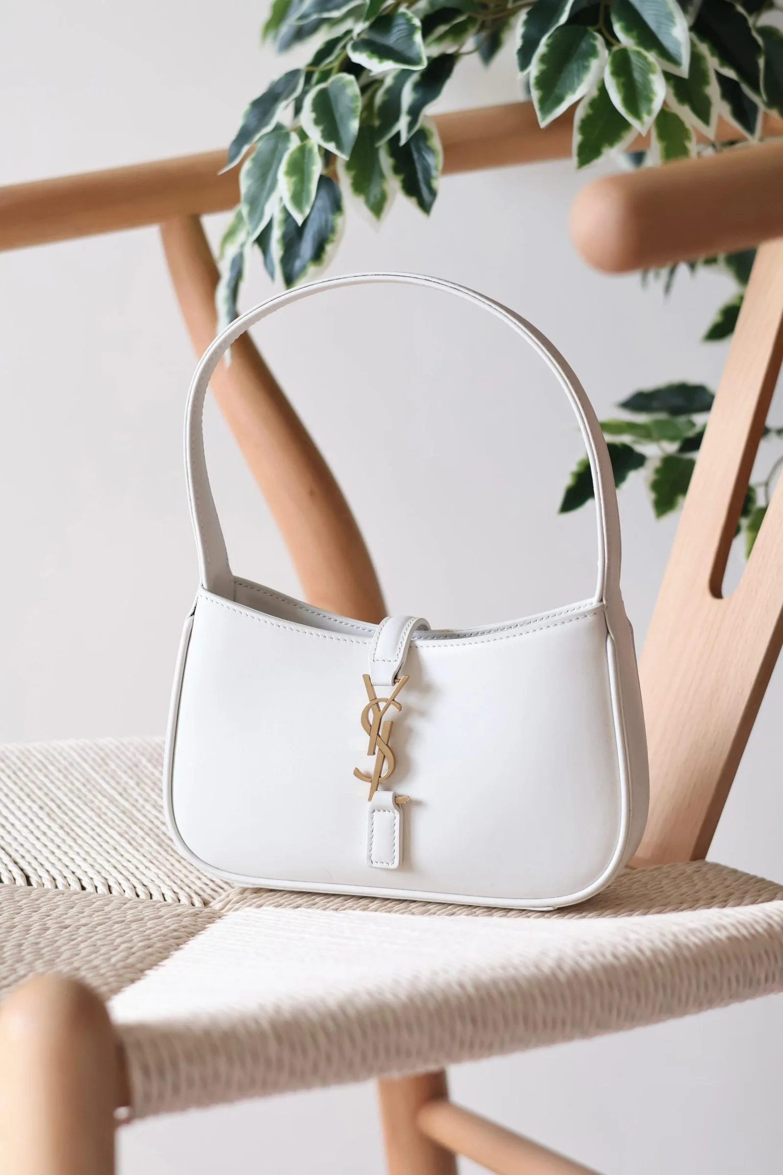 YSL Le 5 à 7 19cm bag