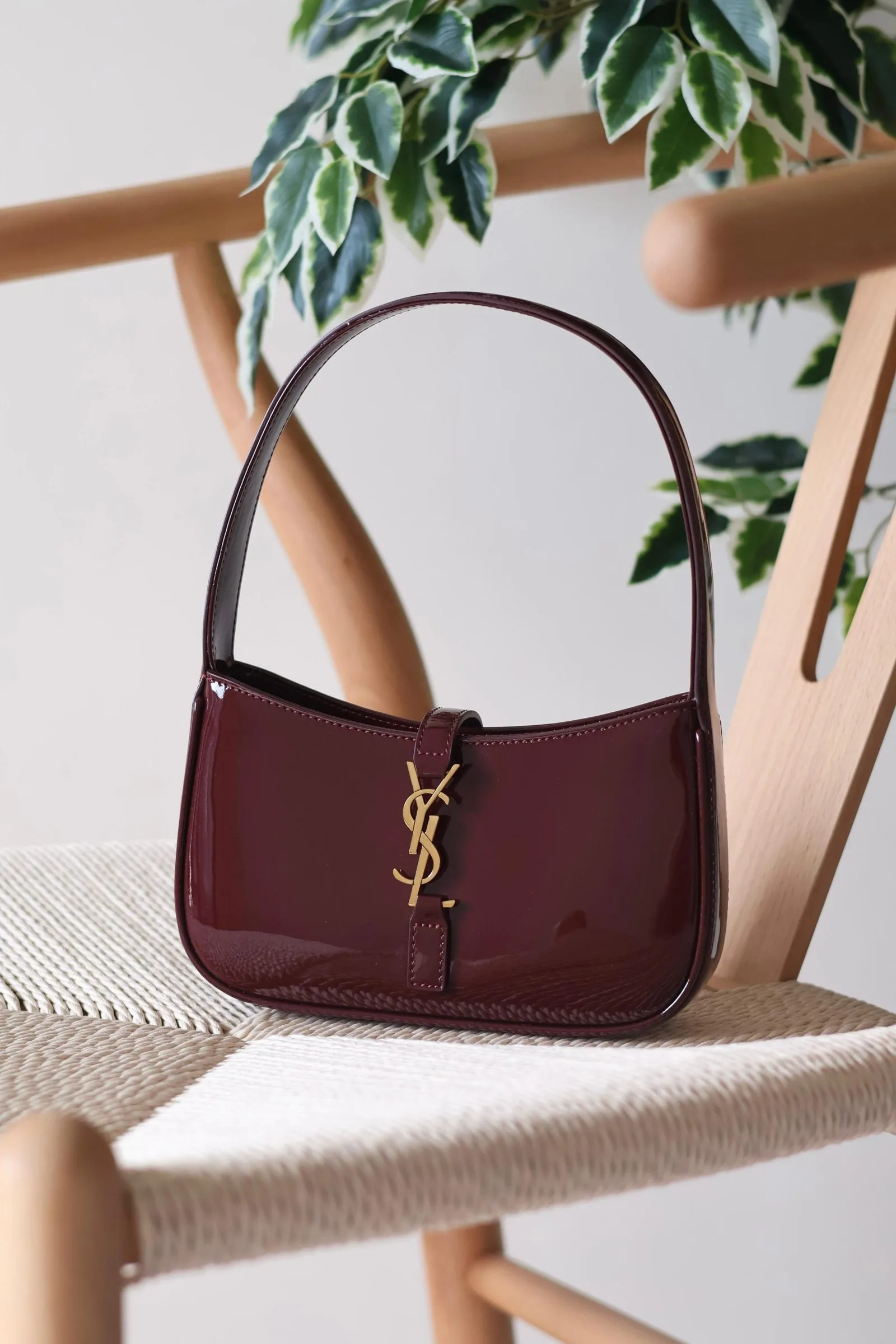 YSL Le 5 à 7 19cm bag