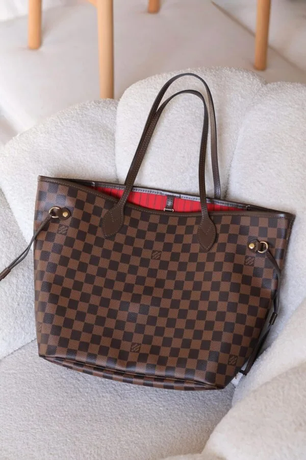 Louis Vuitton Neverfull MM bag