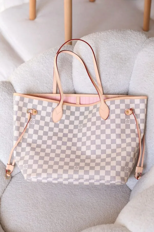 Louis Vuitton Neverfull MM bag