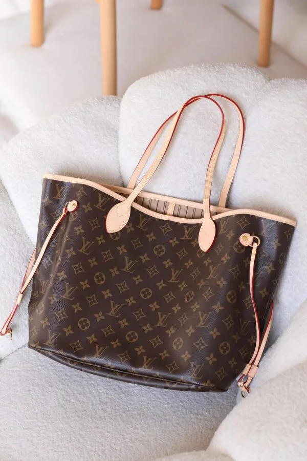 Louis Vuitton Neverfull MM bag