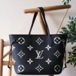 Louis Vuitton Neverfull MM Tote Bag