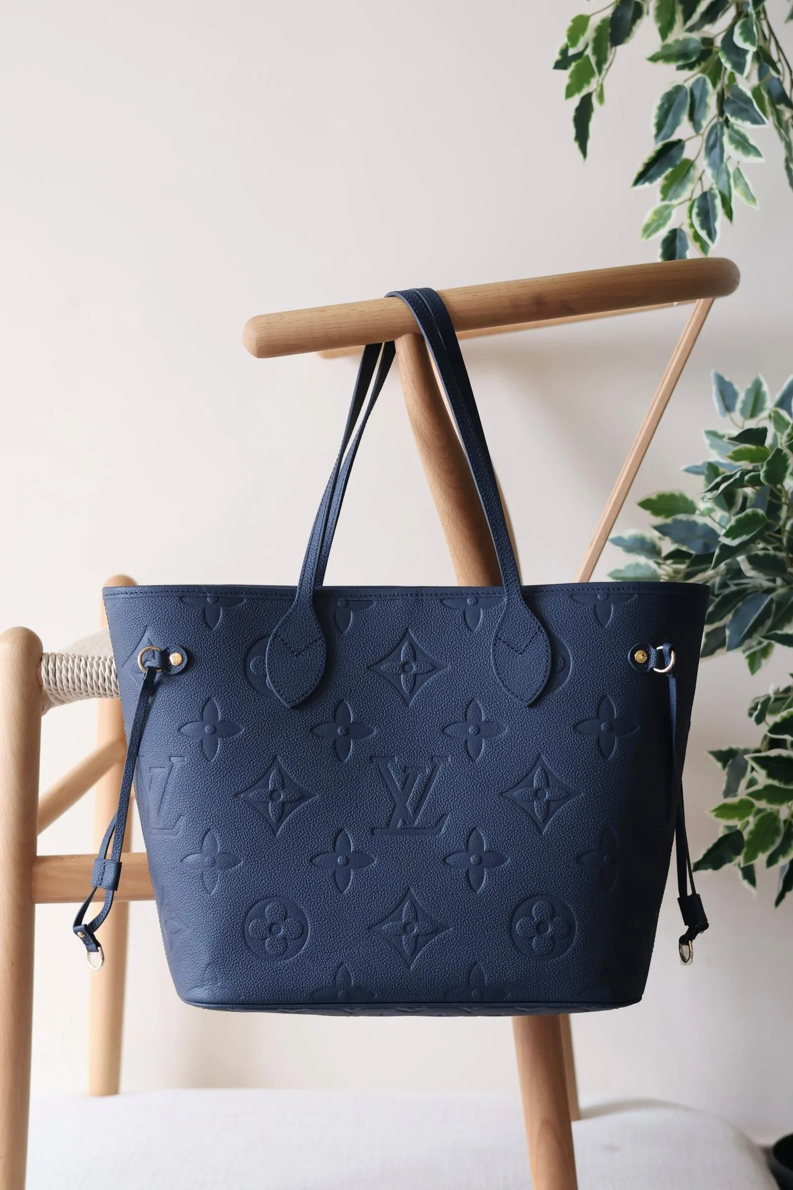 Louis Vuitton Neverfull MM Tote Bag