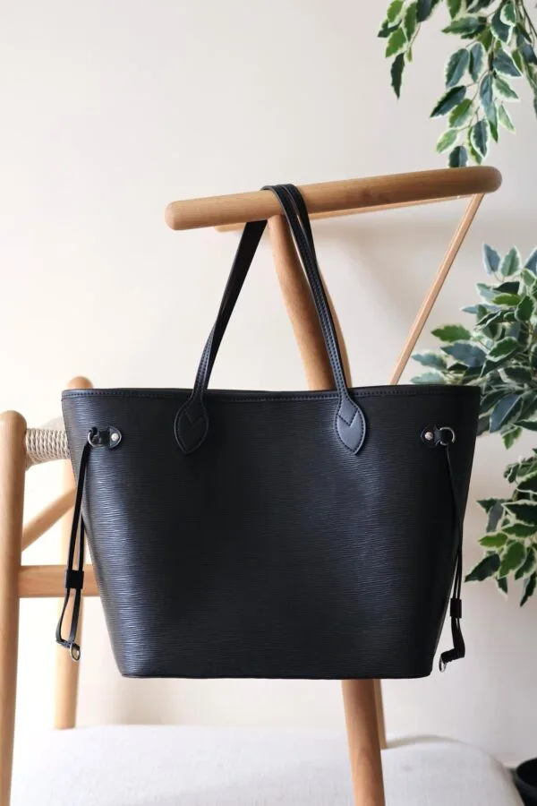 Louis Vuitton Neverfull MM Tote Bag