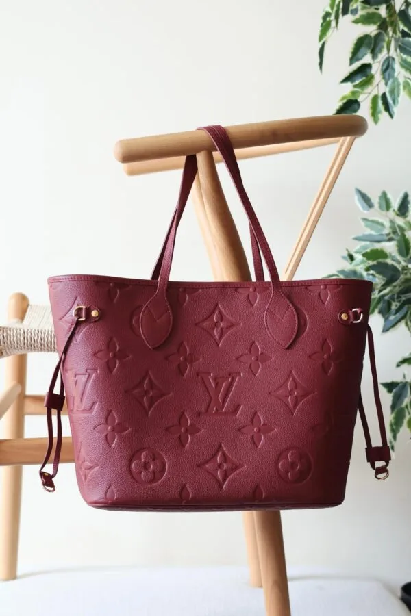 Louis Vuitton Neverfull MM Tote Bag