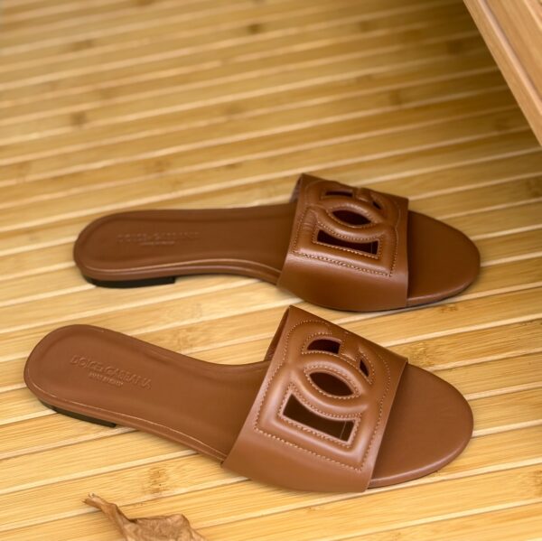 Calfskin slides with DG Millennials logo