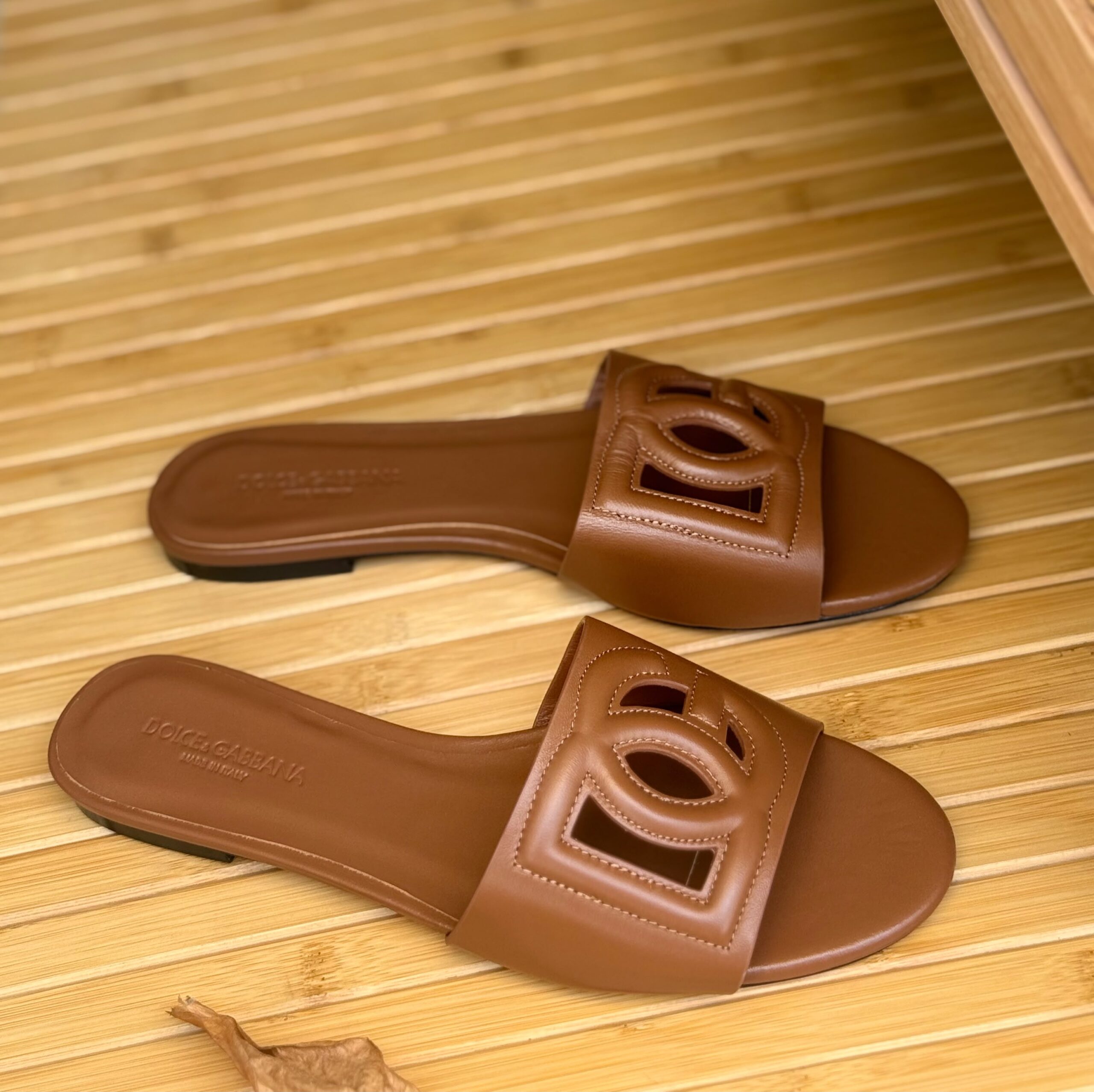 Calfskin slides with DG Millennials logo
