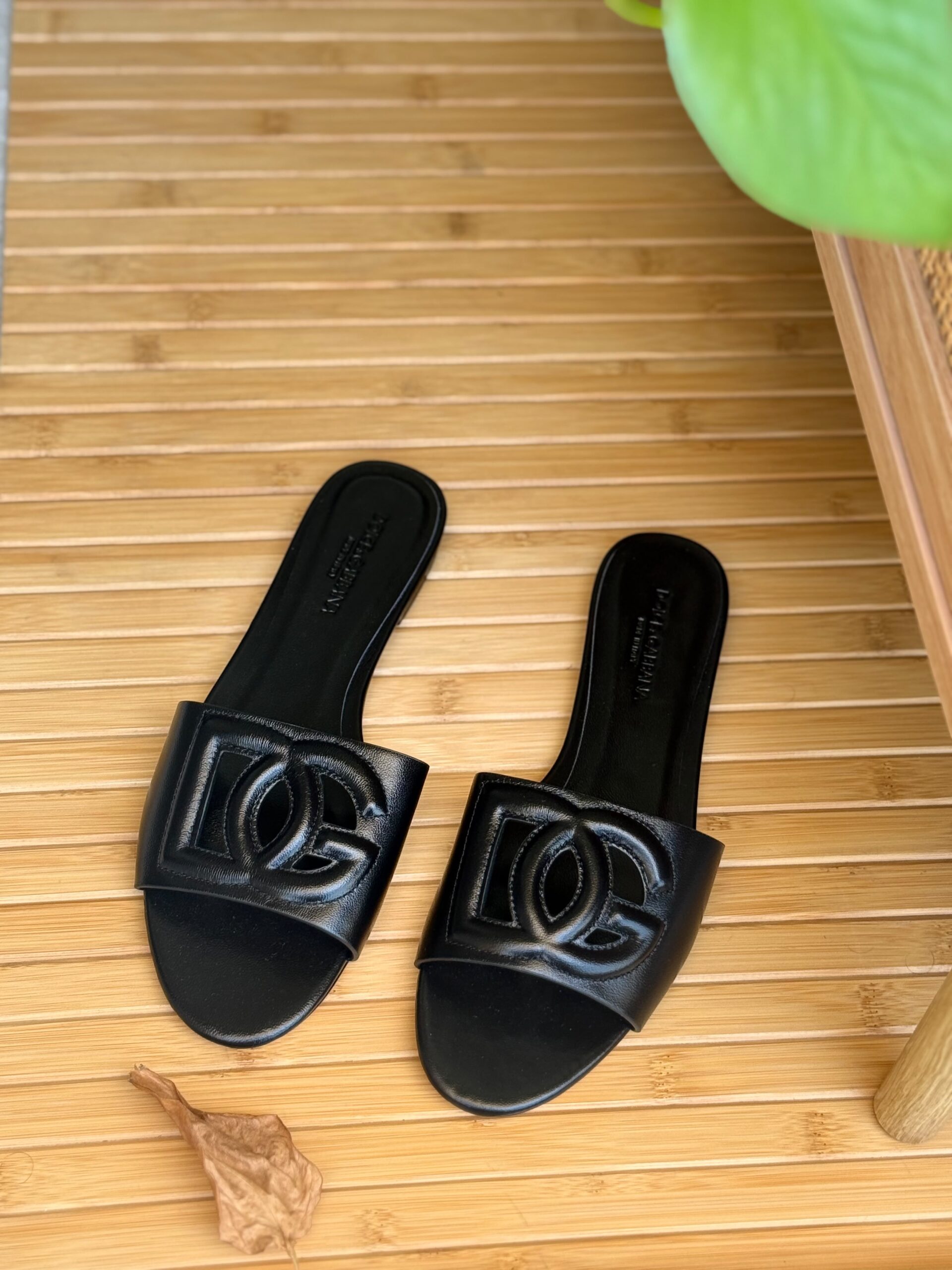 Calfskin slides with DG Millennials logo