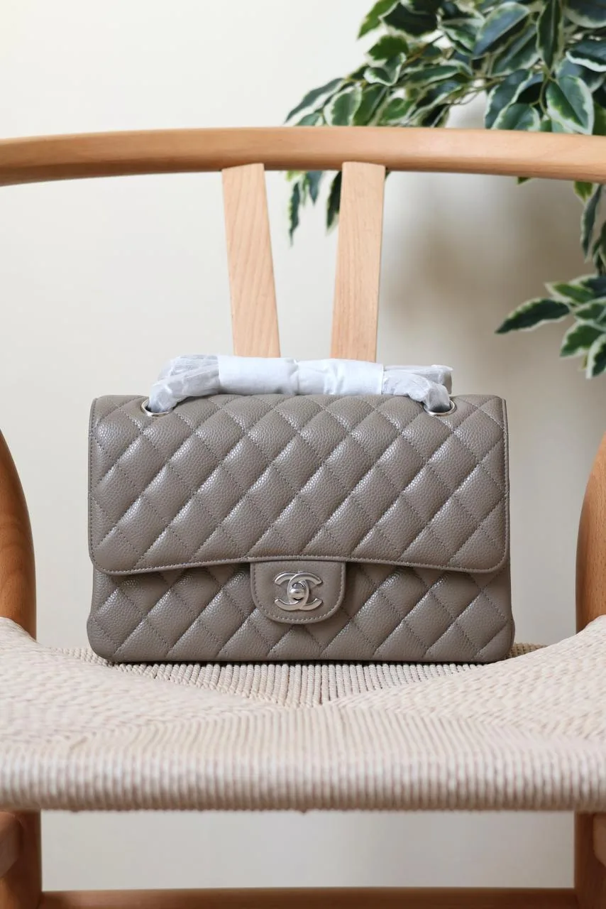 25cm Designer Flap Bag – Chanel Style | Dubai