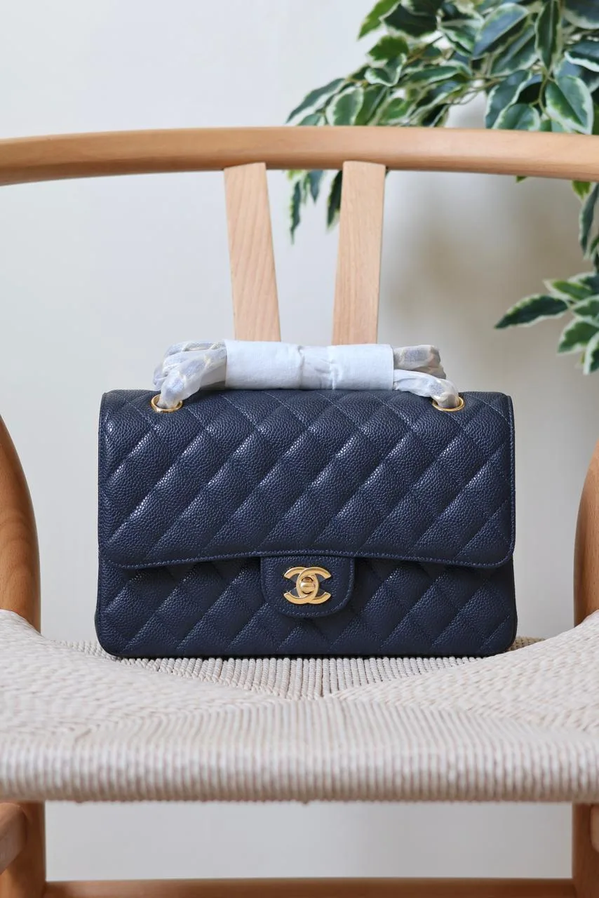 25cm Designer Flap Bag – Chanel Style | Dubai