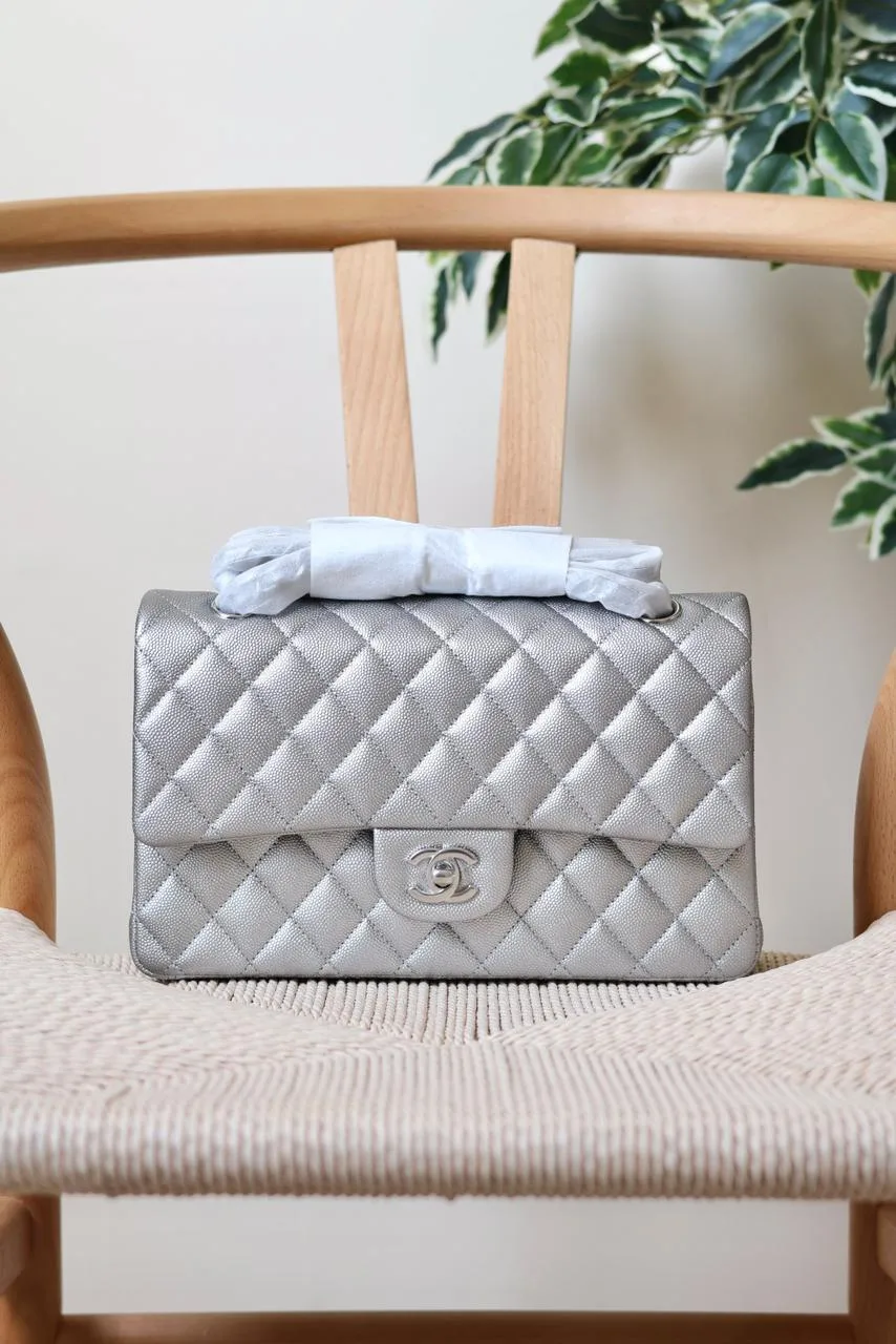 25cm Designer Flap Bag – Chanel Style | Dubai