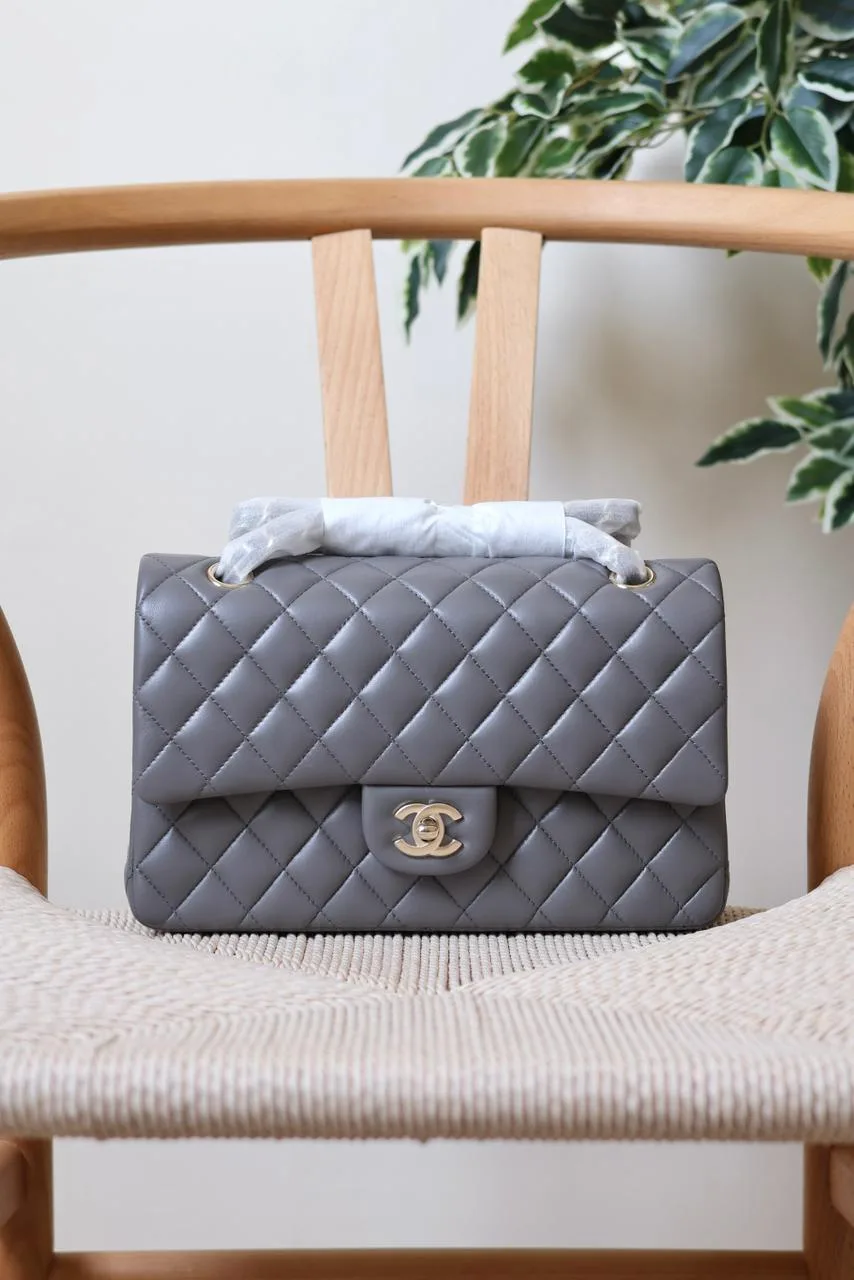 25cm Designer Flap Bag – Chanel Style | Dubai